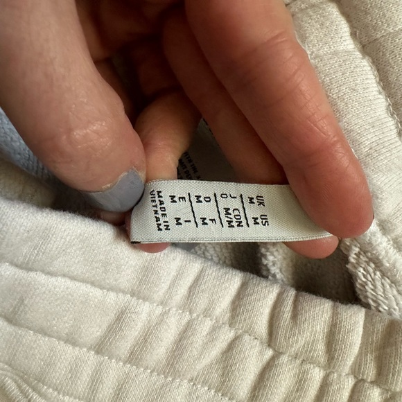 ADIDAS SWEATPANTS Size M - Picture 4 of 9